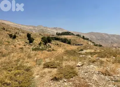 Land for sale in Qanat Bakish