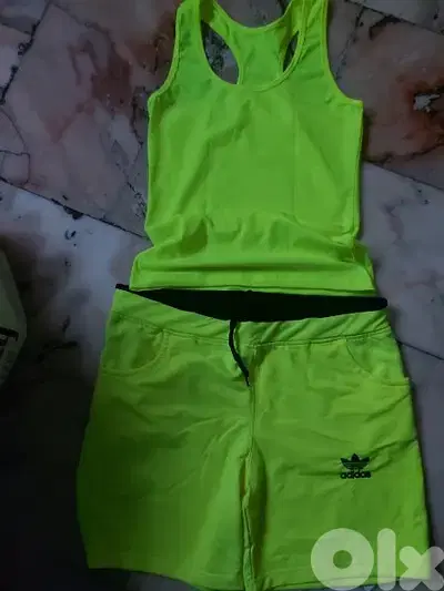 للبيع شورت وبروتيل نسائي