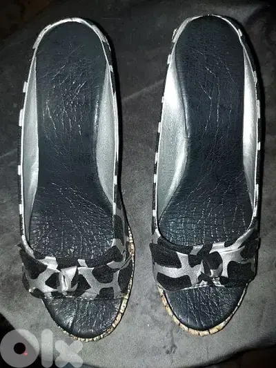 للبيع بابوج نسائي