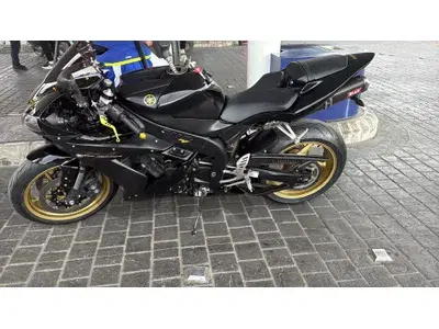 YAMAHA R1 1000cc YAMAHA R1 1000cc