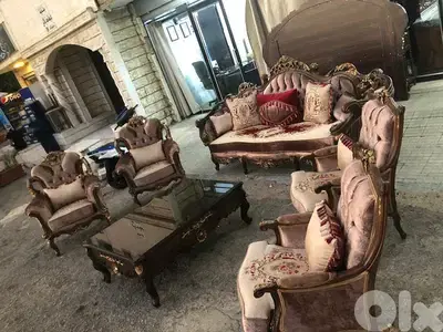 طقم كنبايات مصري ملكي حفر خشب زان خمس قطع وطاولة طقم كنبايات مصري ملكي حفر خشب زان خمس قطع وطاولة